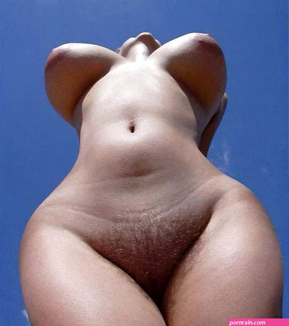 Naked Ladies with Wide Hips