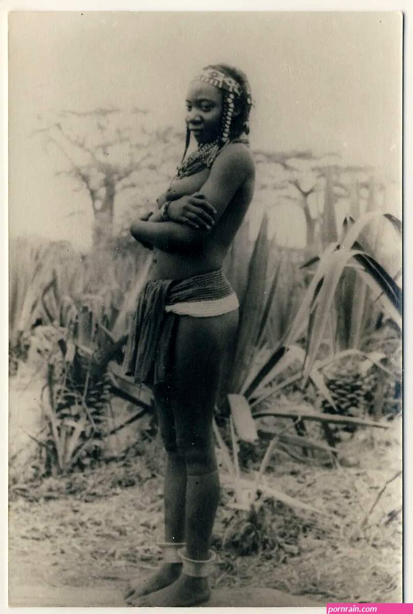 Angola NATIVE WOMAN EINHEIMISCHE NACKTE FRAU Vintage 60s Ethnic Nude Photo PC