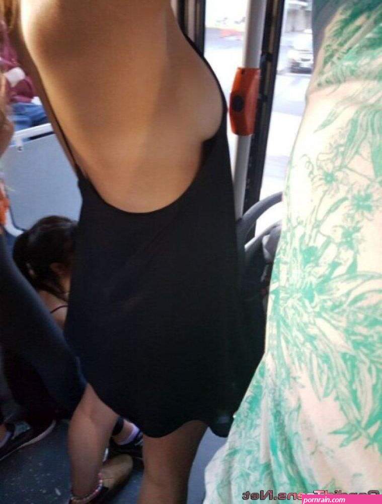 Braless milf side boobs creepshot