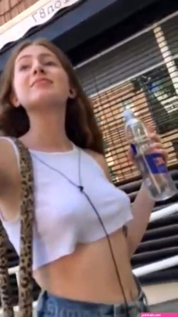 Braless Teen Candid Public Boob Slip Caught