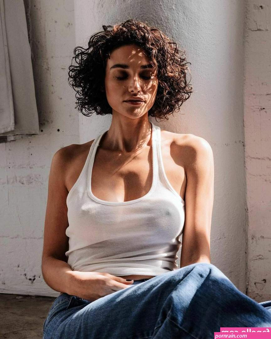 Débora Nascimento Nude Leaked