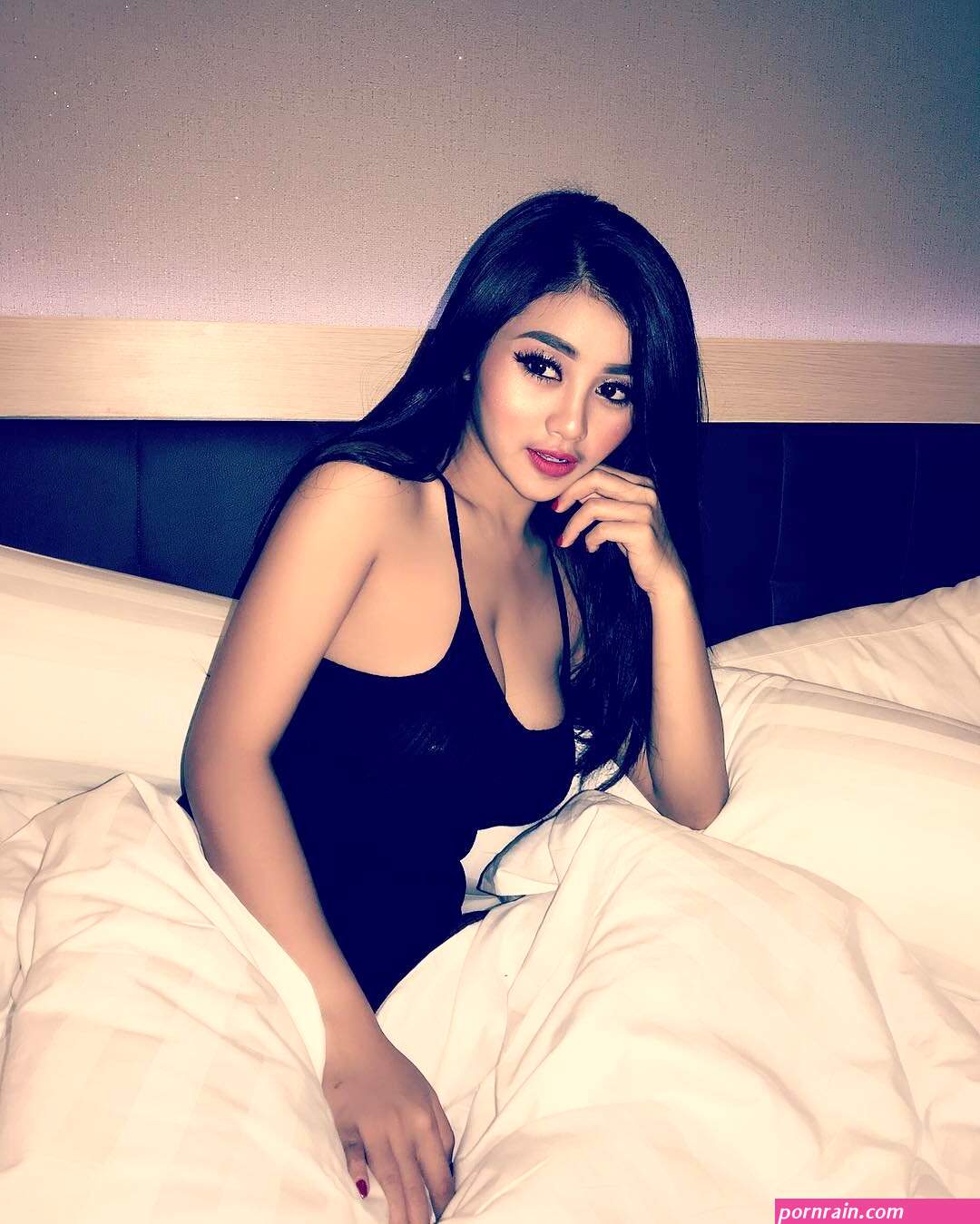 Tania ayu siregar bugil