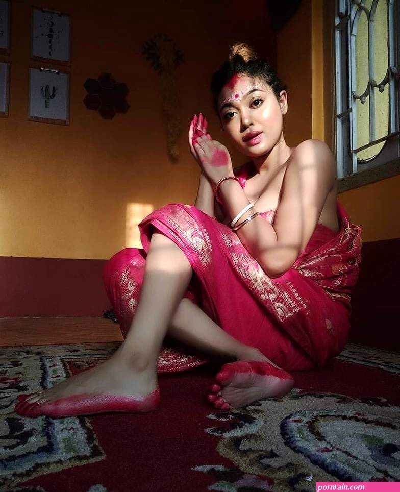 Doodhwali Big Boob Indian Bengali Bhabhi Hot Pics