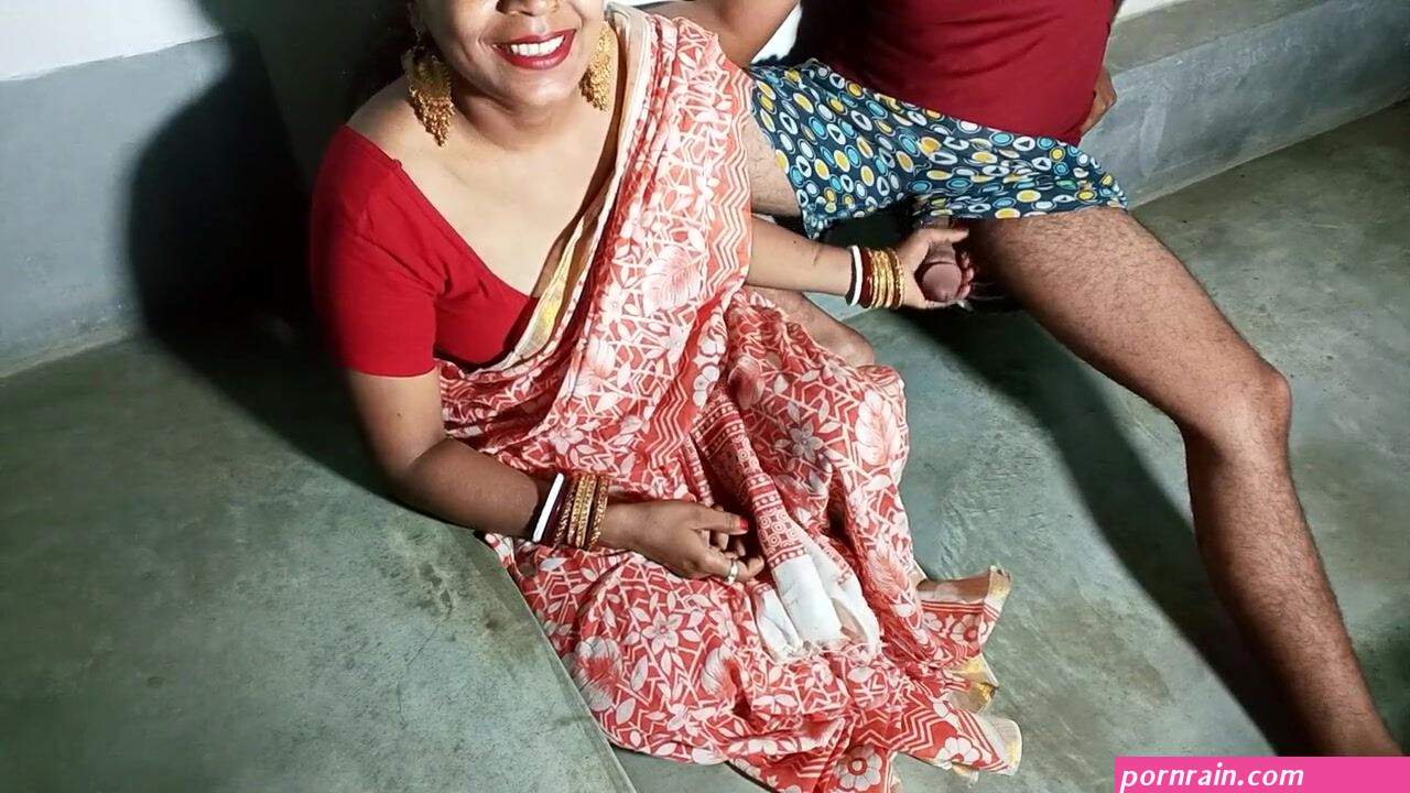 Bhabhi ne Suhagraat Kese Manate Hai Sikhaya