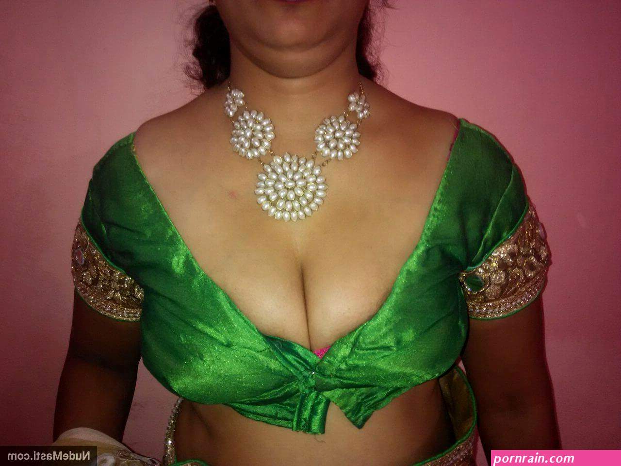 35 Big Indian boobs imprisoned in blouse pics!
