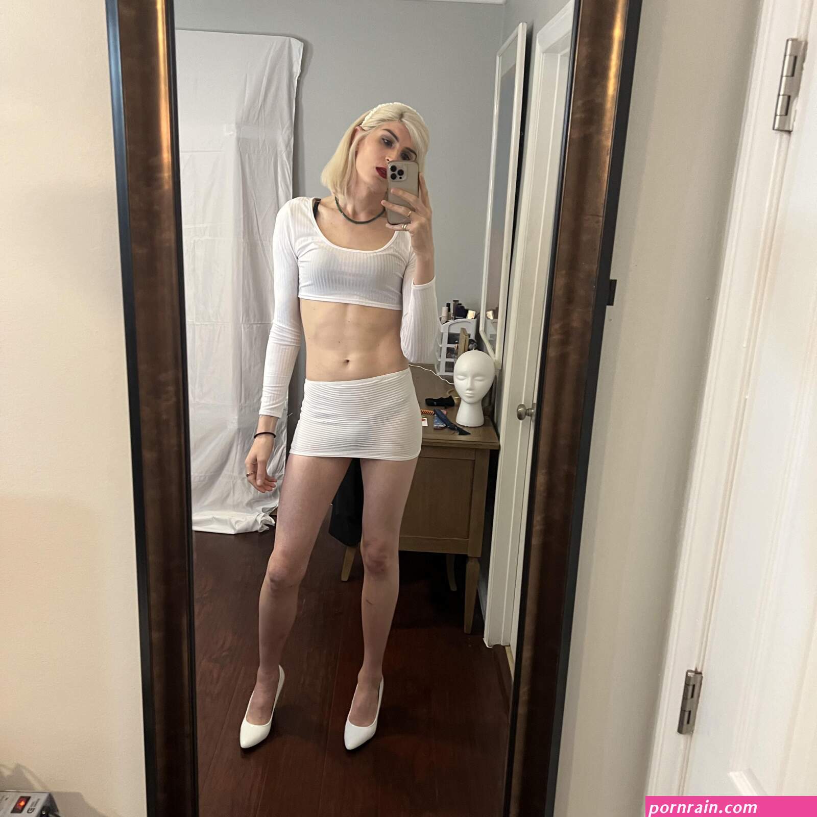 If you saw me in public would you stare at my little bulge?