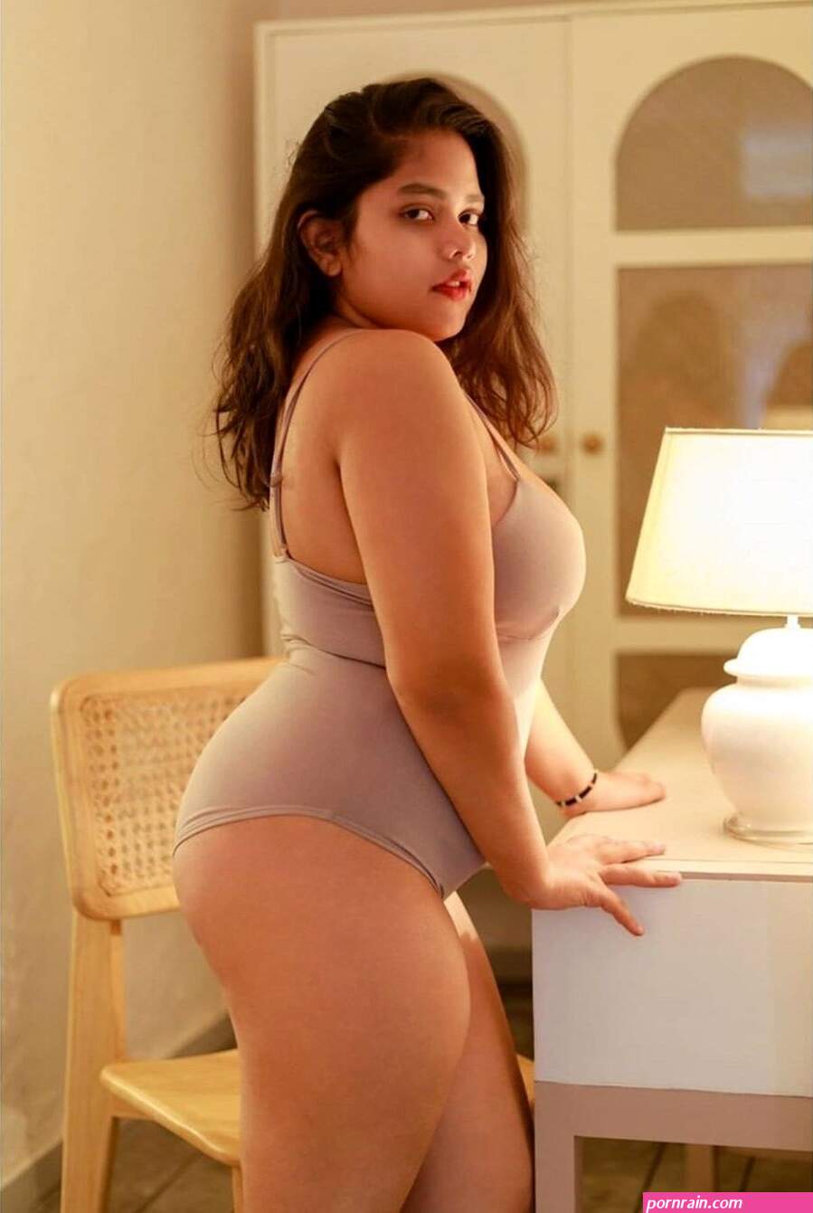 Indian Chubby Girl Photo Sexy Bra Photos Showing Deep Cleavage