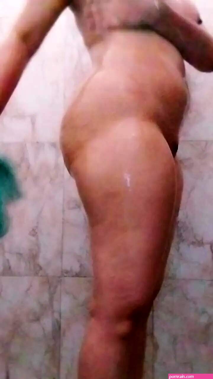 Desi maa ko nangi dekha nahate hue hot mom watch online