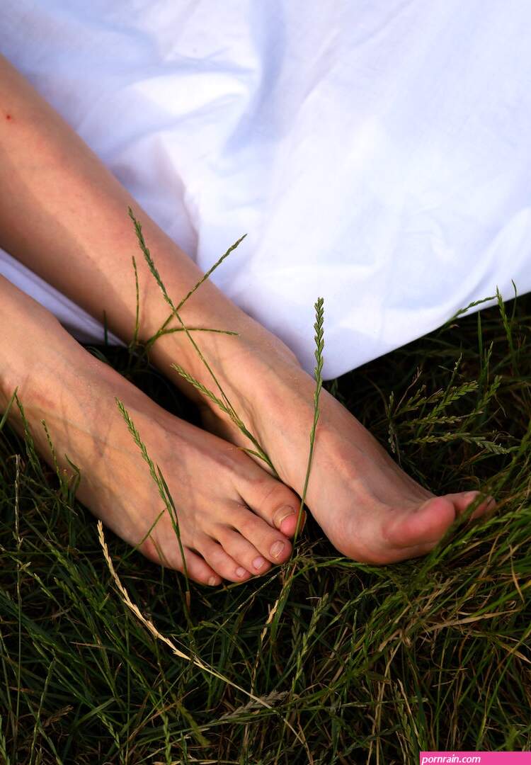 Ask A Sex Therapist: Is it okay to masturbate next to your partner?