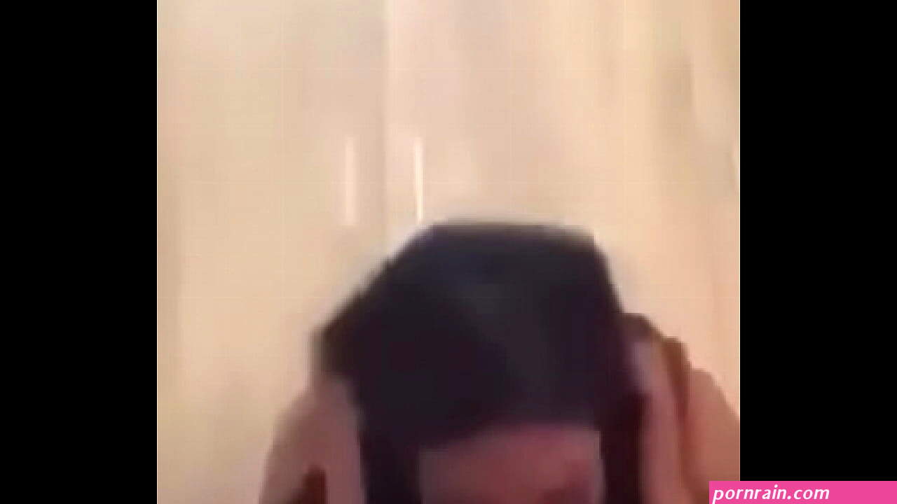 Lizbeth Rodrguez se masturba en el baño