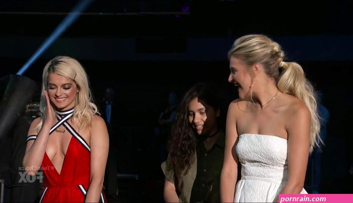 Naked Bebe Rexha in The Teen Choice Awards ANCENSORED