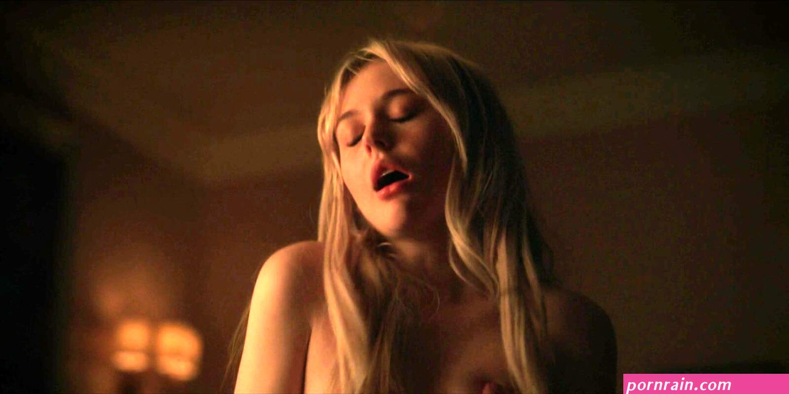 Nude video celebs Emily Alyn Lind sexy