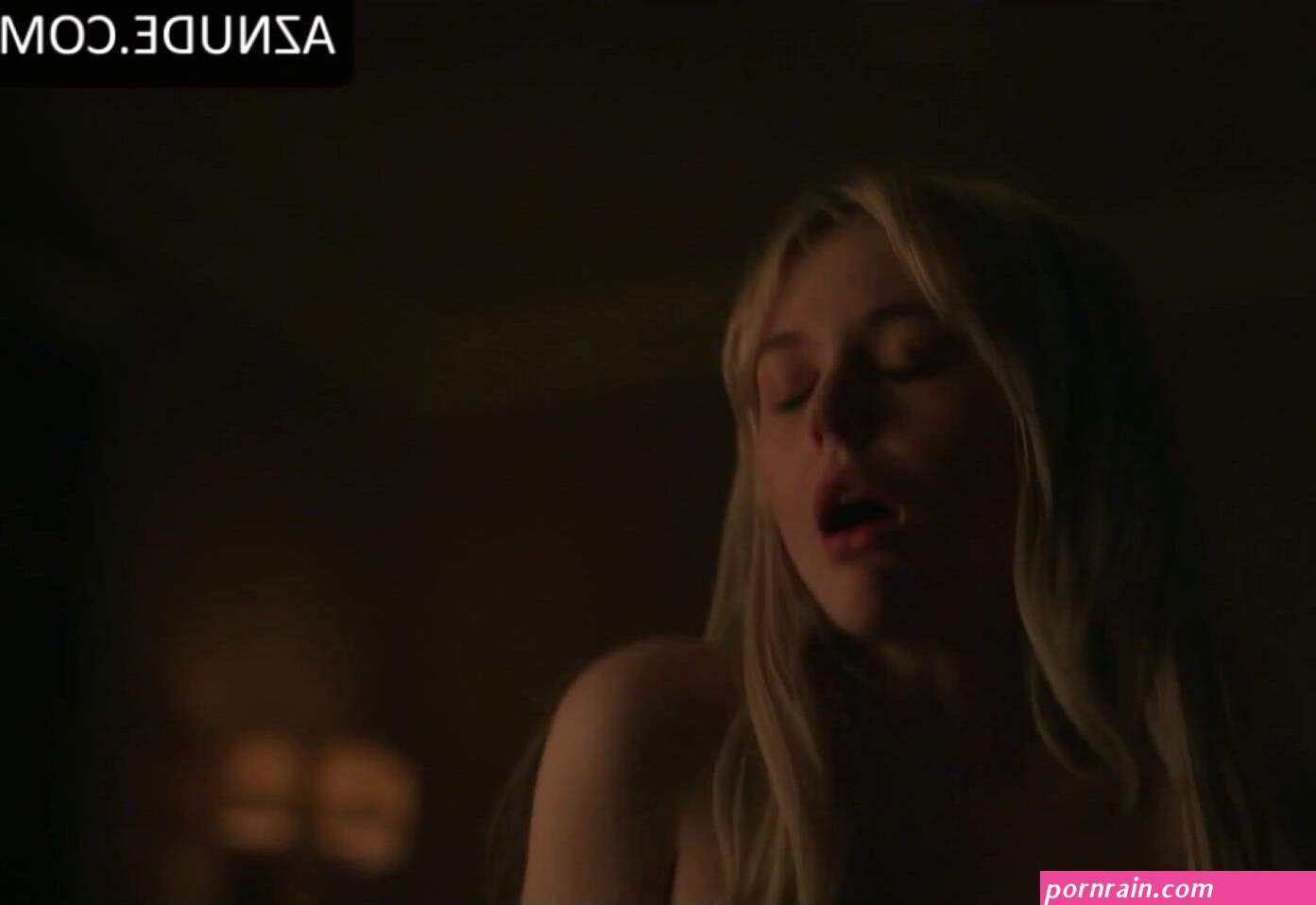 Emily Alyn Lind Sexy film in Gossip Girl