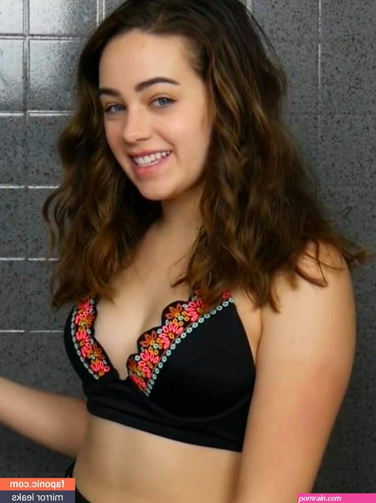 Mary Mouser aka missmarymmouser Nude Leaks