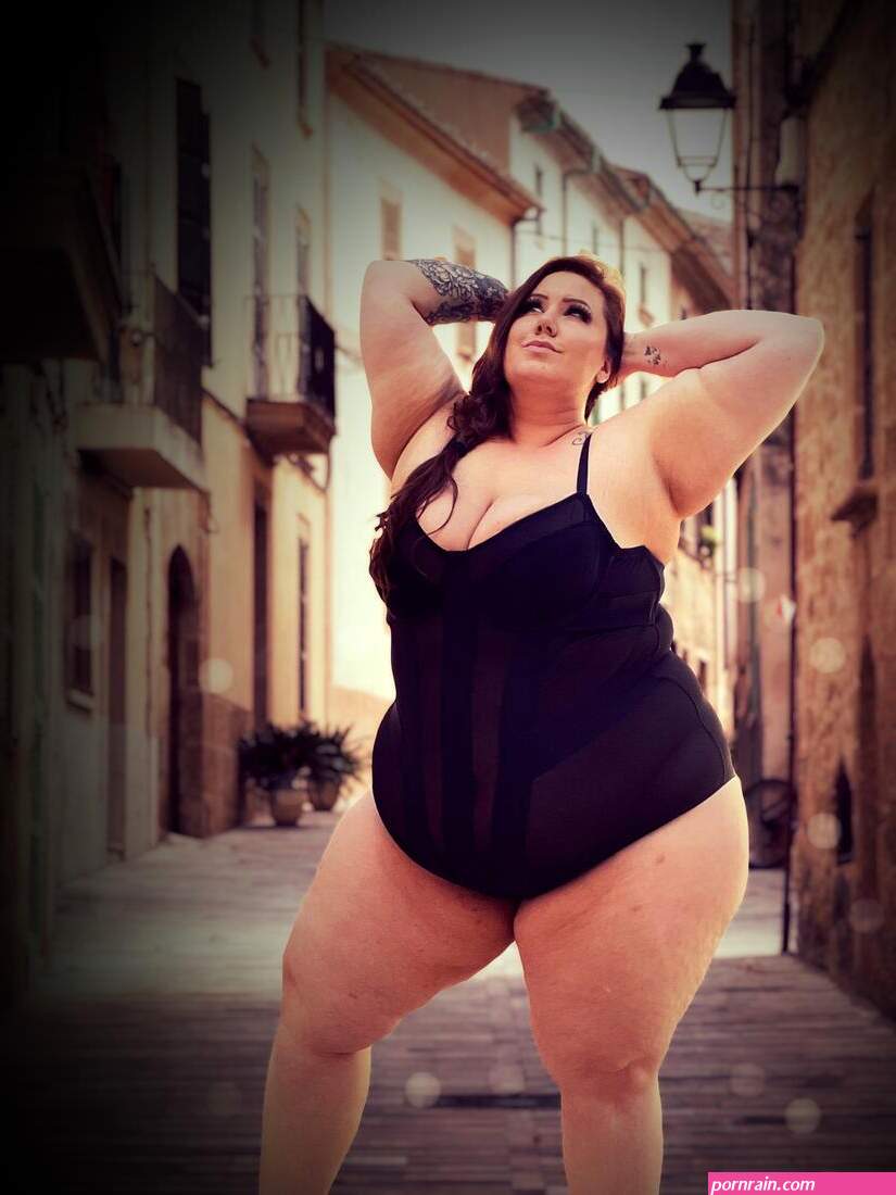 Curvage Casey