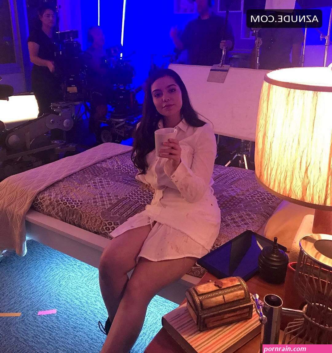 Aulii Cravalho Sexy Photos Collection