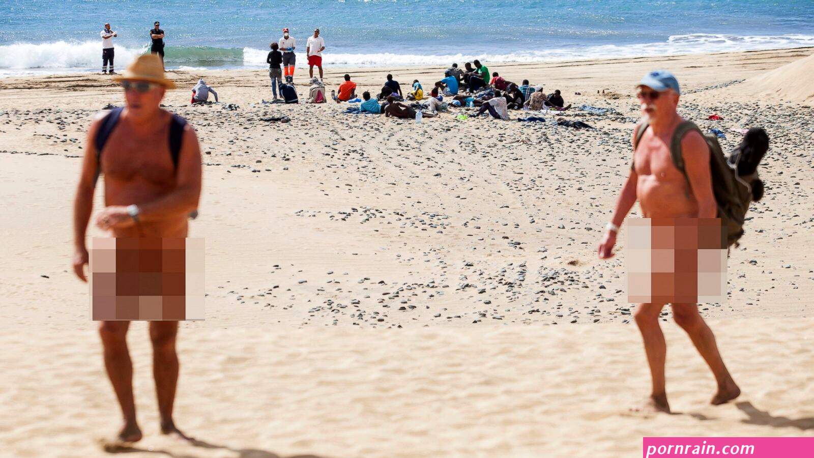 Ebola Scare Hits Nudist Tourist Spot on Canary Islands