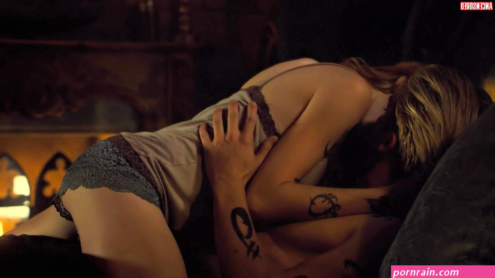 Naked Katherine McNamara in Shadowhunters ANCENSORED
