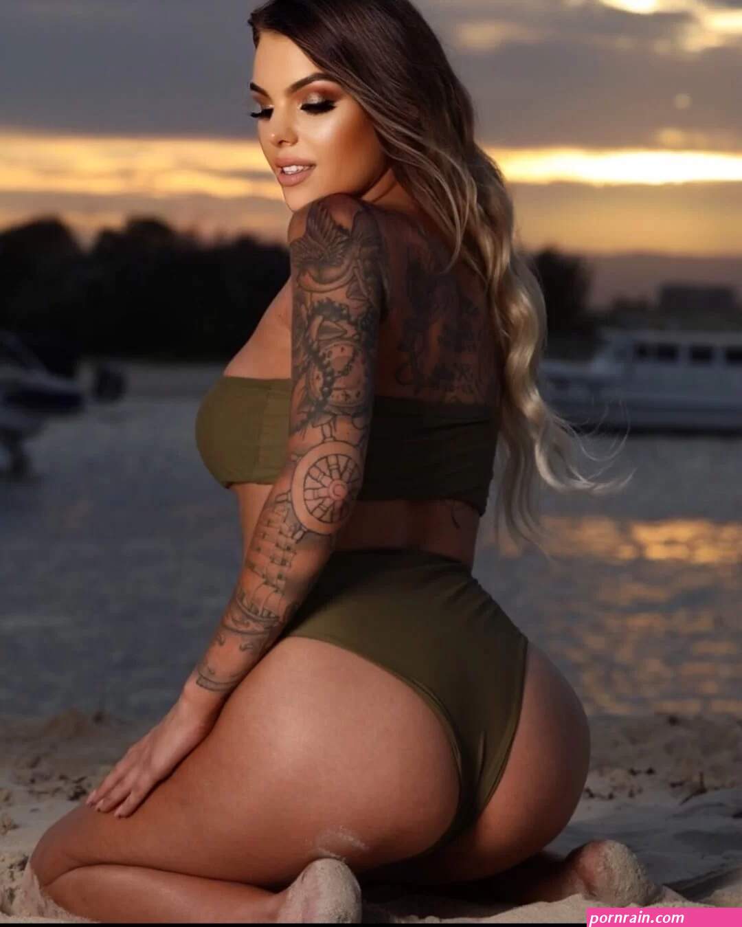 LARA ROSE