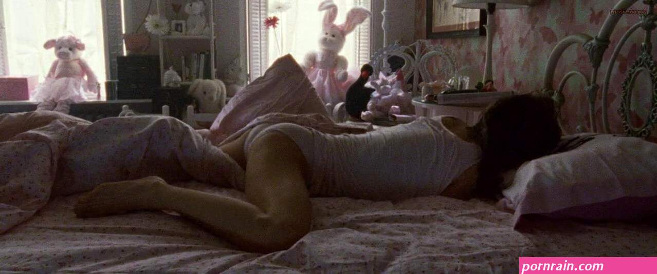 Nude video celebs Natalie Portman sexy Mila Kunis sexy