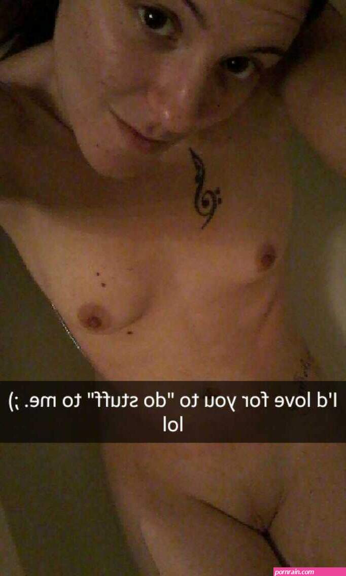 18yo Tinder teen nude selfies in bath