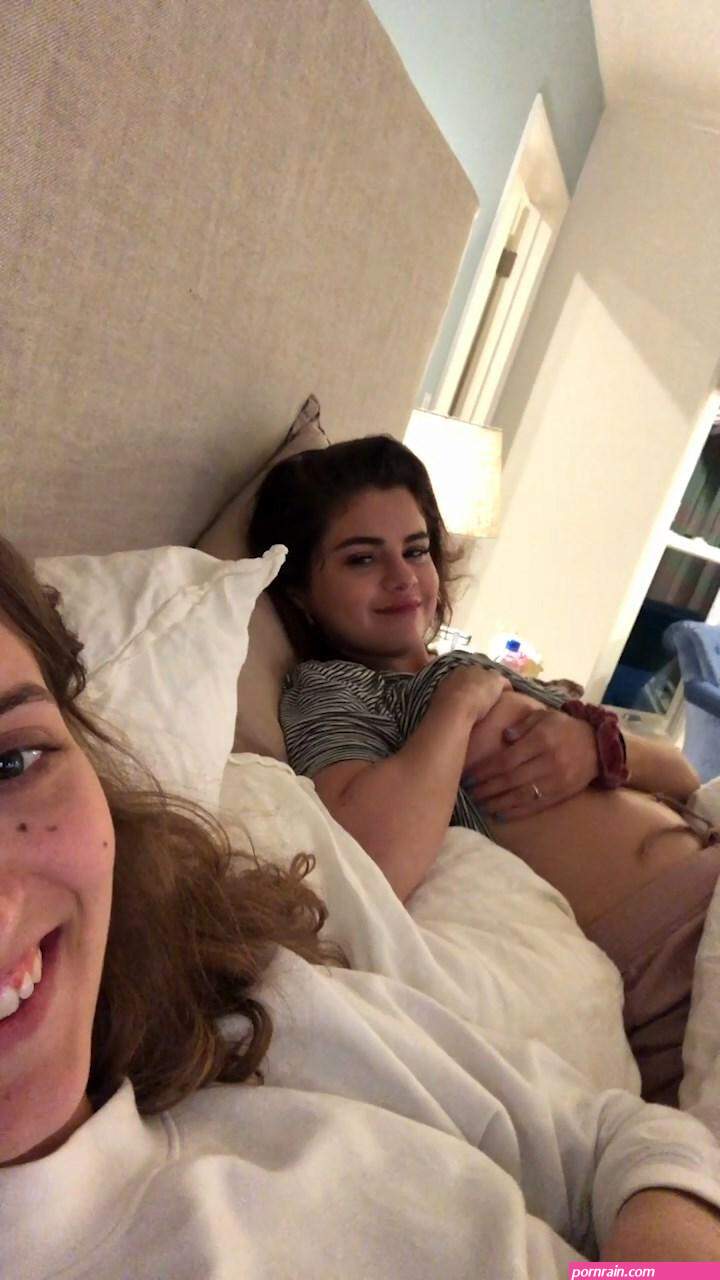 Selena Gomez Boob Squeeze Video Leaked