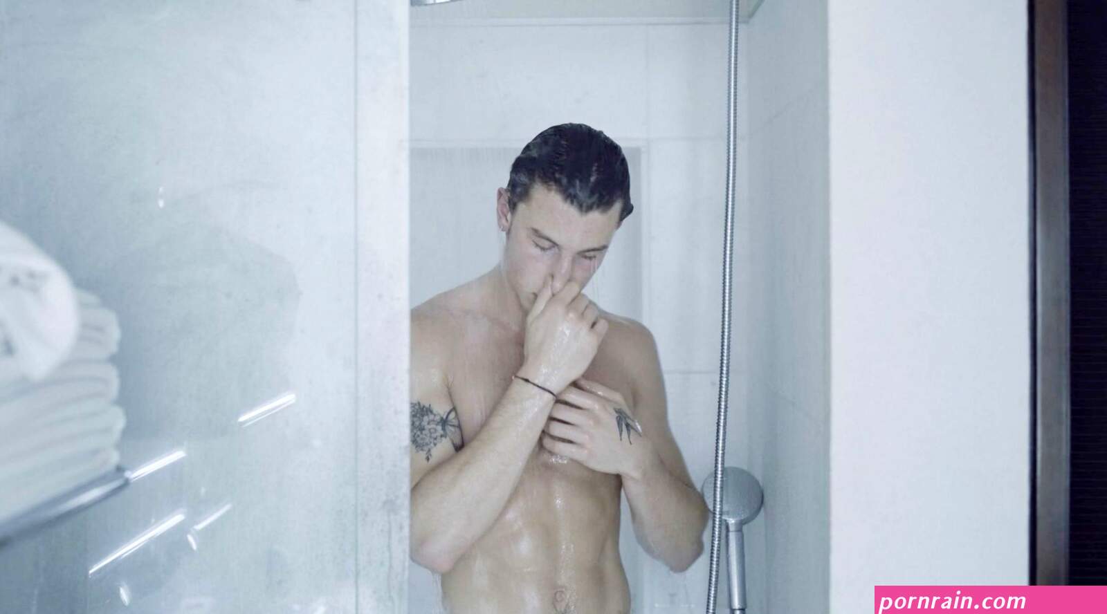 I Turned Shawn Mendes Porny Shower Scene From In Wonder Into GIFs