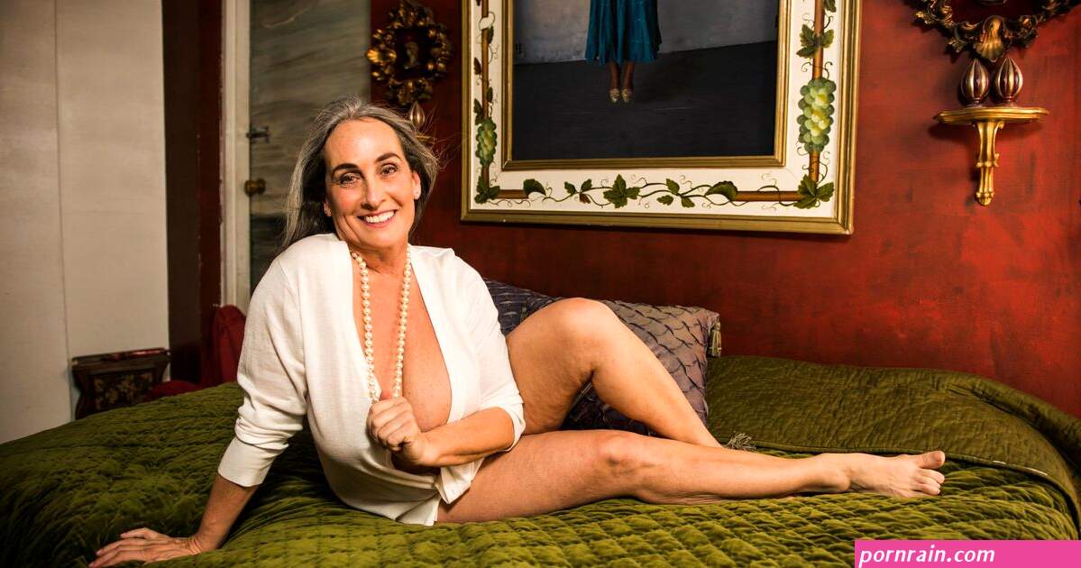 11 Middle-Aged Women Strip Down To Reclaim Sexy On Their Own Terms