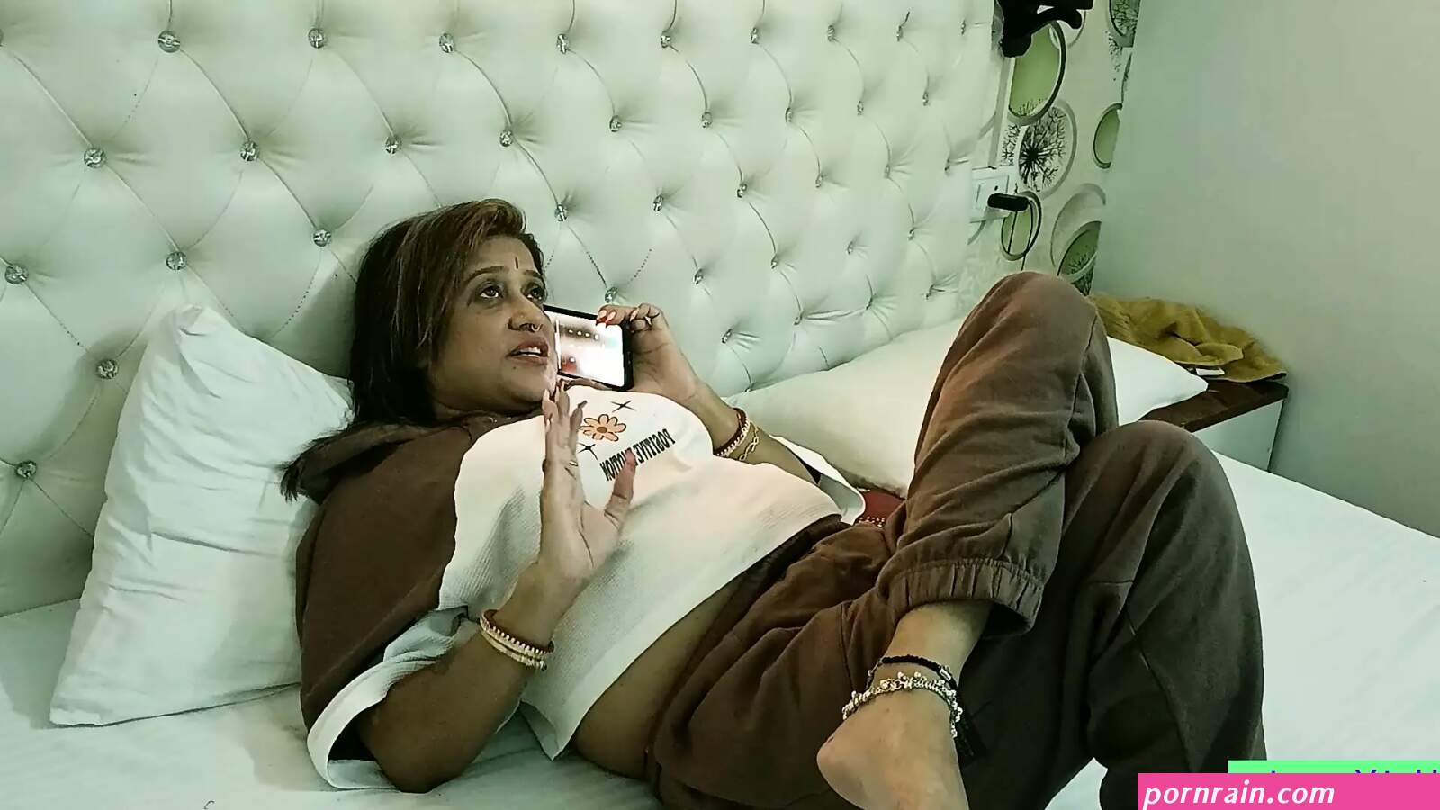 Beautiful hot Aunty full hardcore sex in desi style!! Indian Sex
