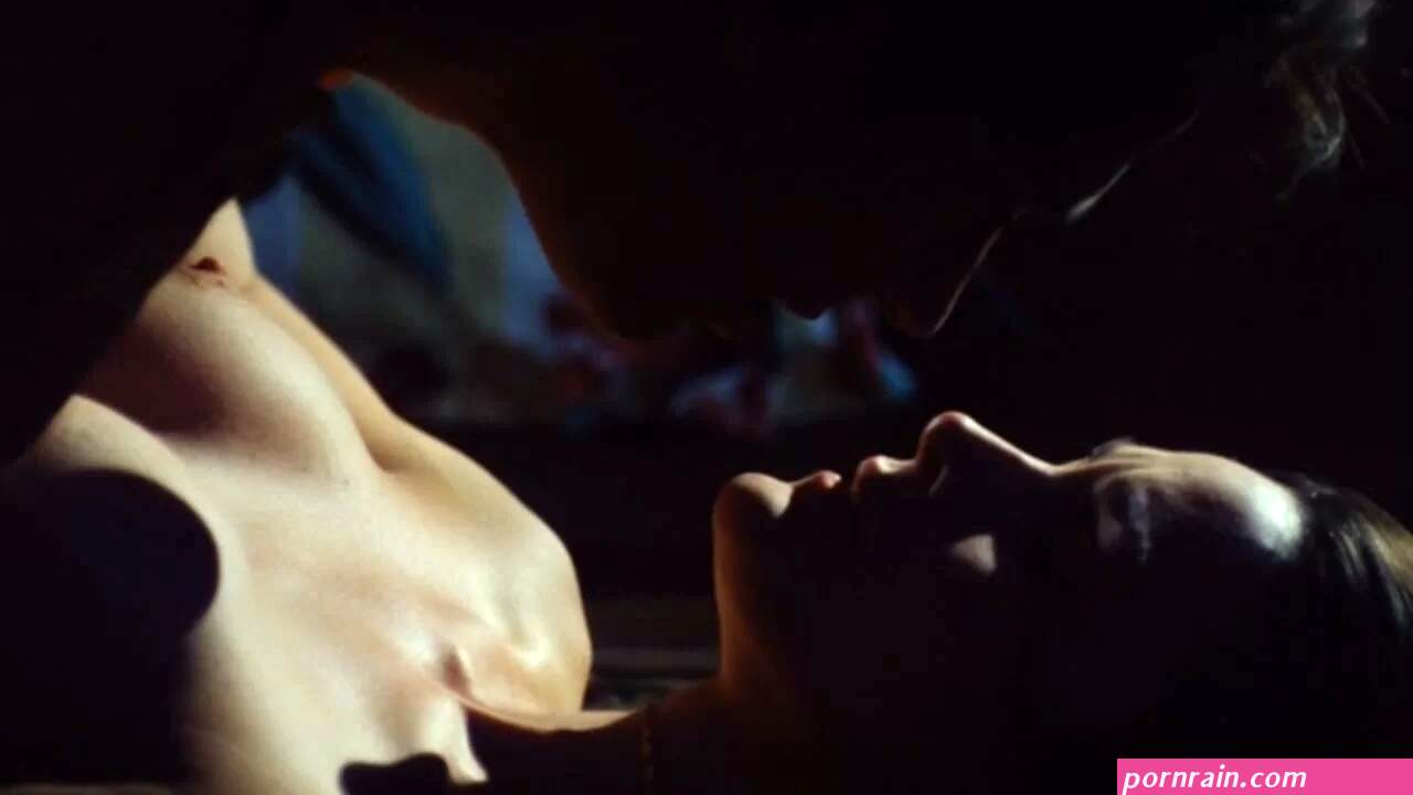 Carrie-Anne Moss