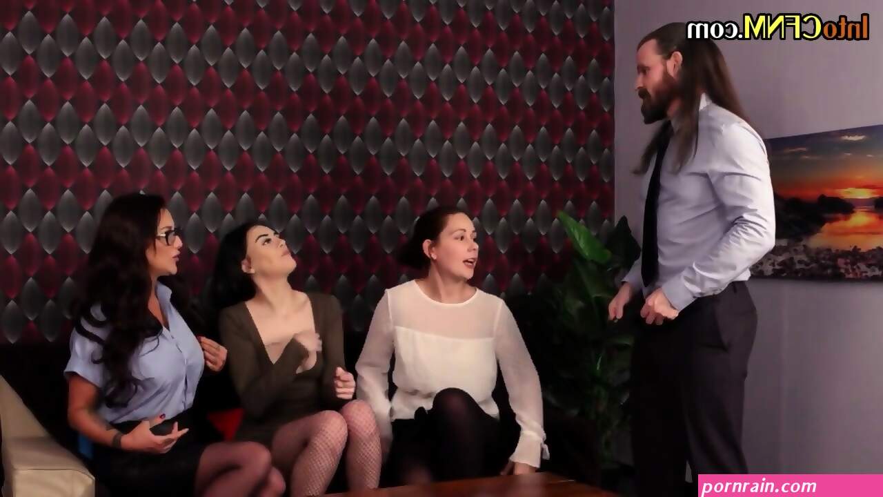 CFNM Babe Strokes And Sucks Naked Male After Casting