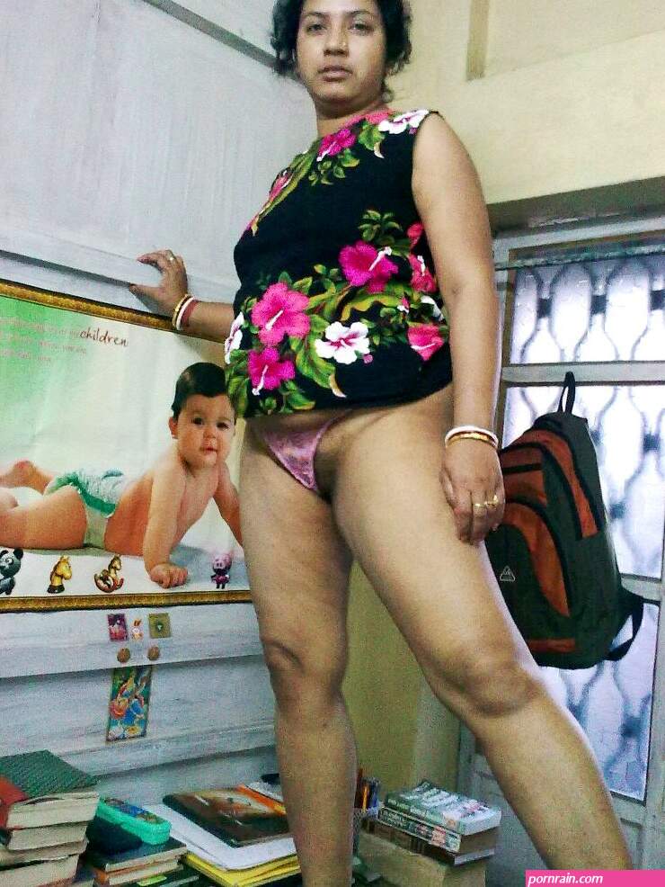 Hot Amateur Wife Nude Photos Shared Online