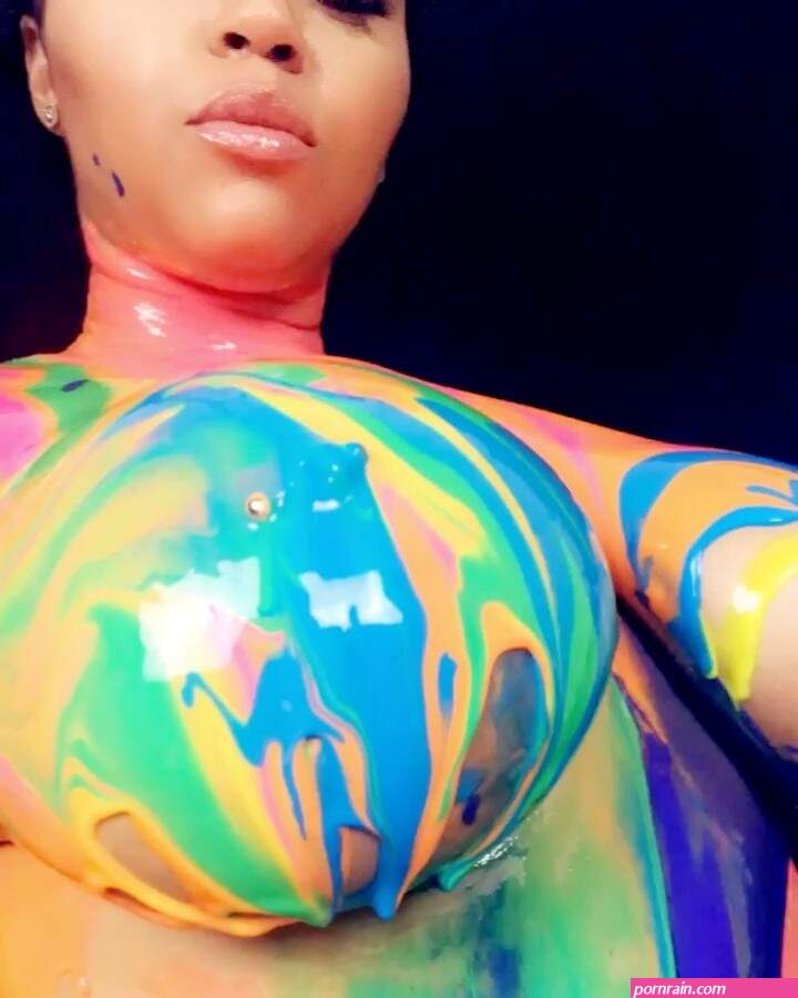 Do You Love This Strippers Full Nude Body Painting?!