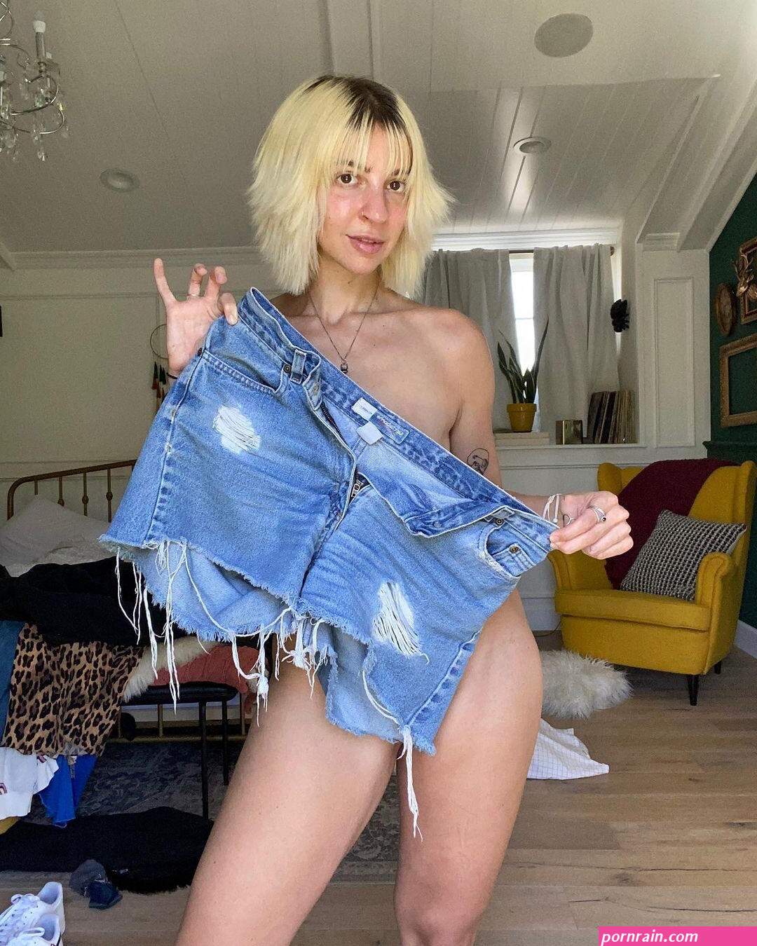 Gabbie Hanna Topless Handbra Leaked