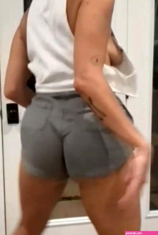 Gabbie Hanna Nipple Slip Onlyfans Livestream Leaked