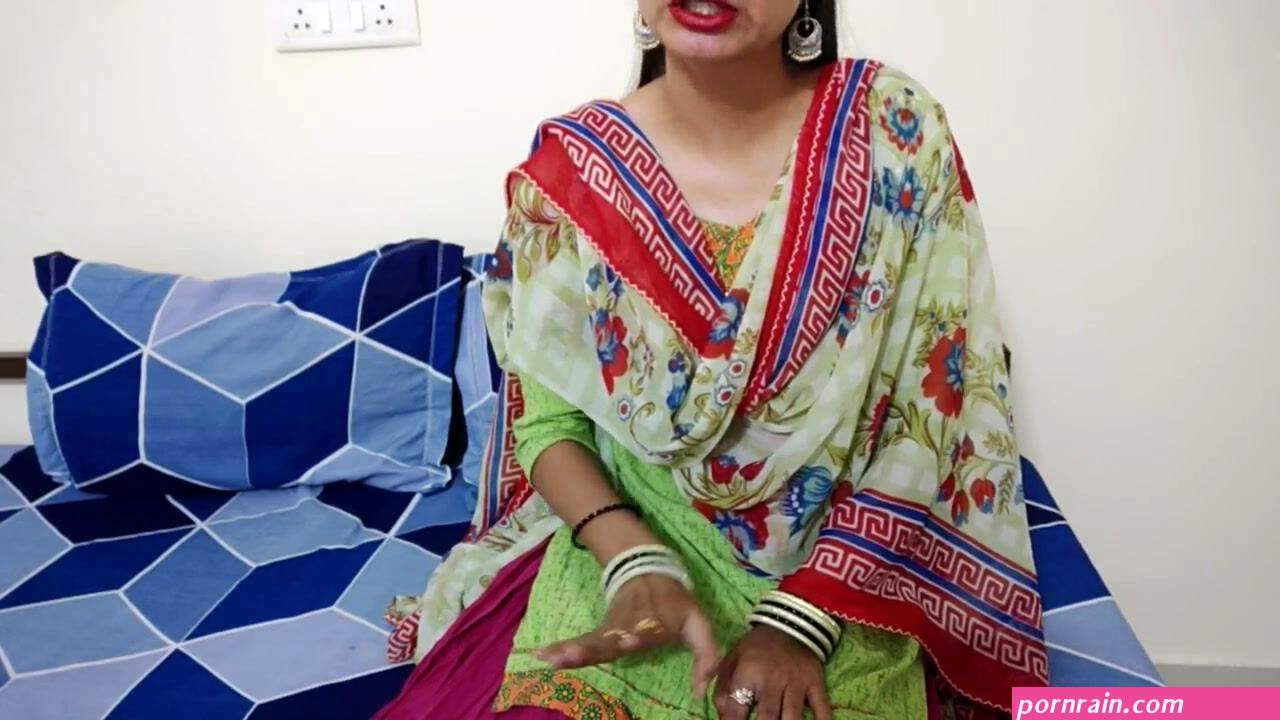 Xxx Indian Desi step-mom ne sex ki lat laga di full hindi video xxx big boobs Saarabhabhi6 clear Hindi audio horny sexy watch online