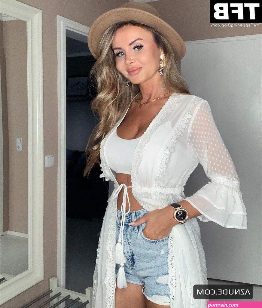 Isabella Maria Detlaf Sexy and Hot Instagram Photos Collection