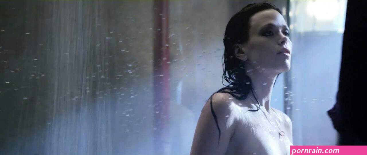 Naked Katia Winter in Arena ANCENSORED