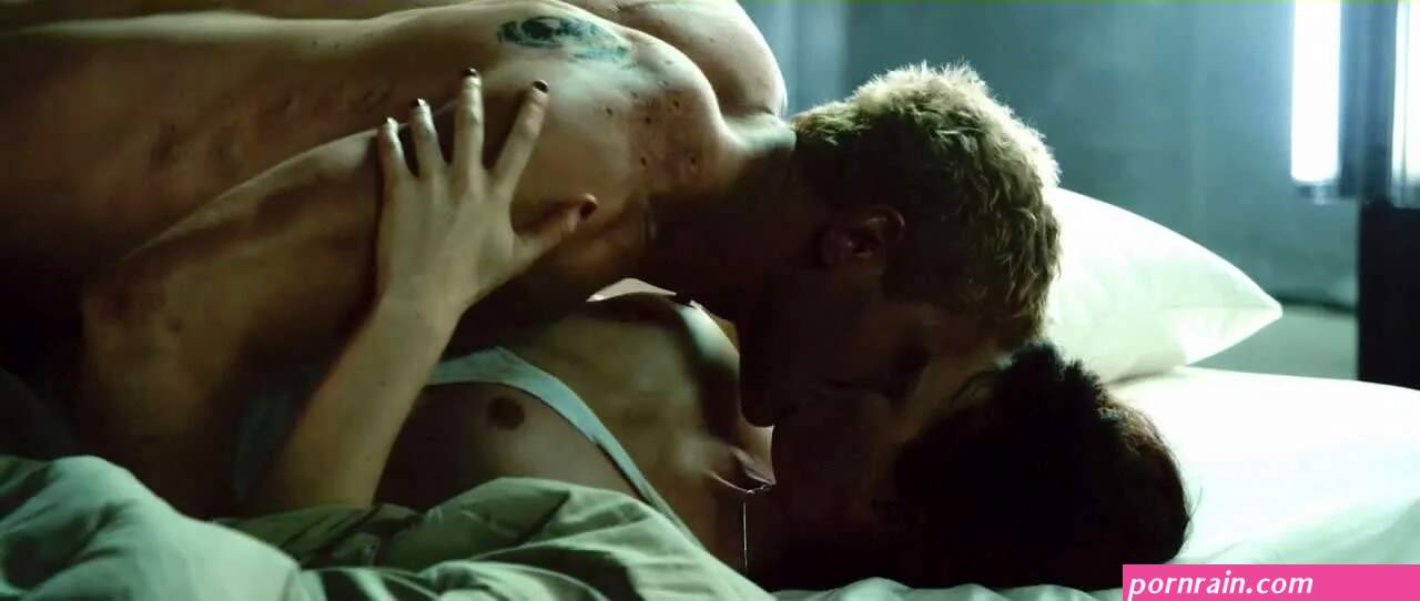 Katia Winter Sex Scene from Arena