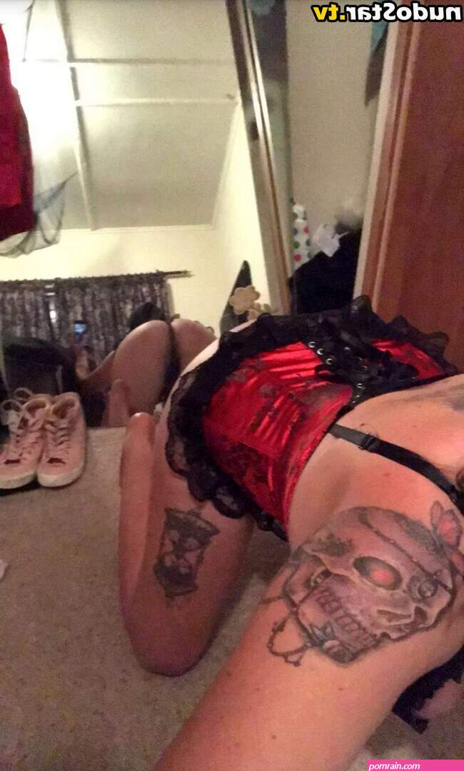 Pixie Holly Nude OnlyFans