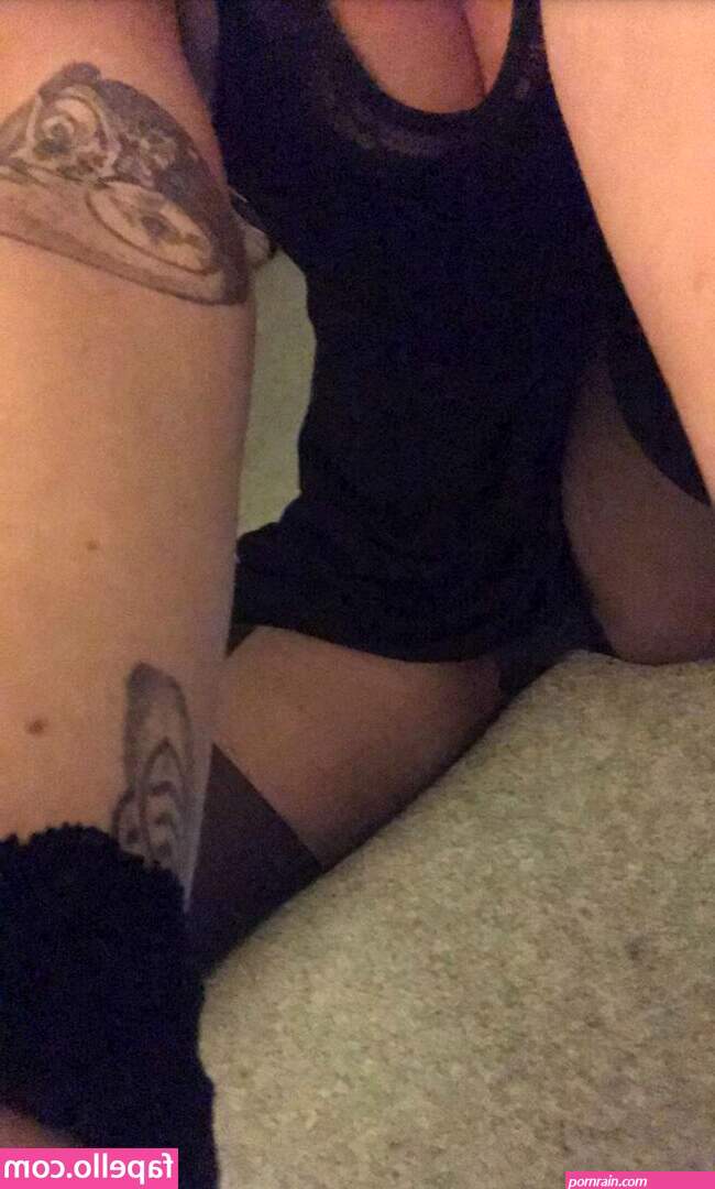 Pixie Holly Nude Leaked