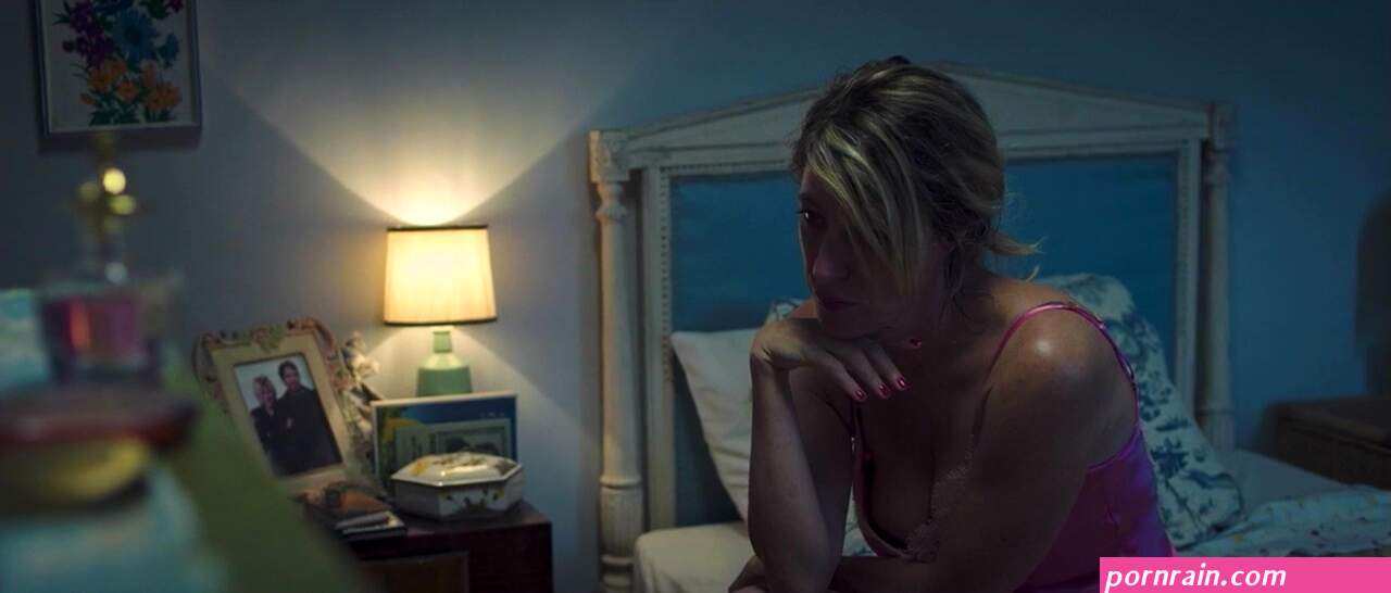 Naked Valeria Bruni Tedeschi in Like Crazy ANCENSORED