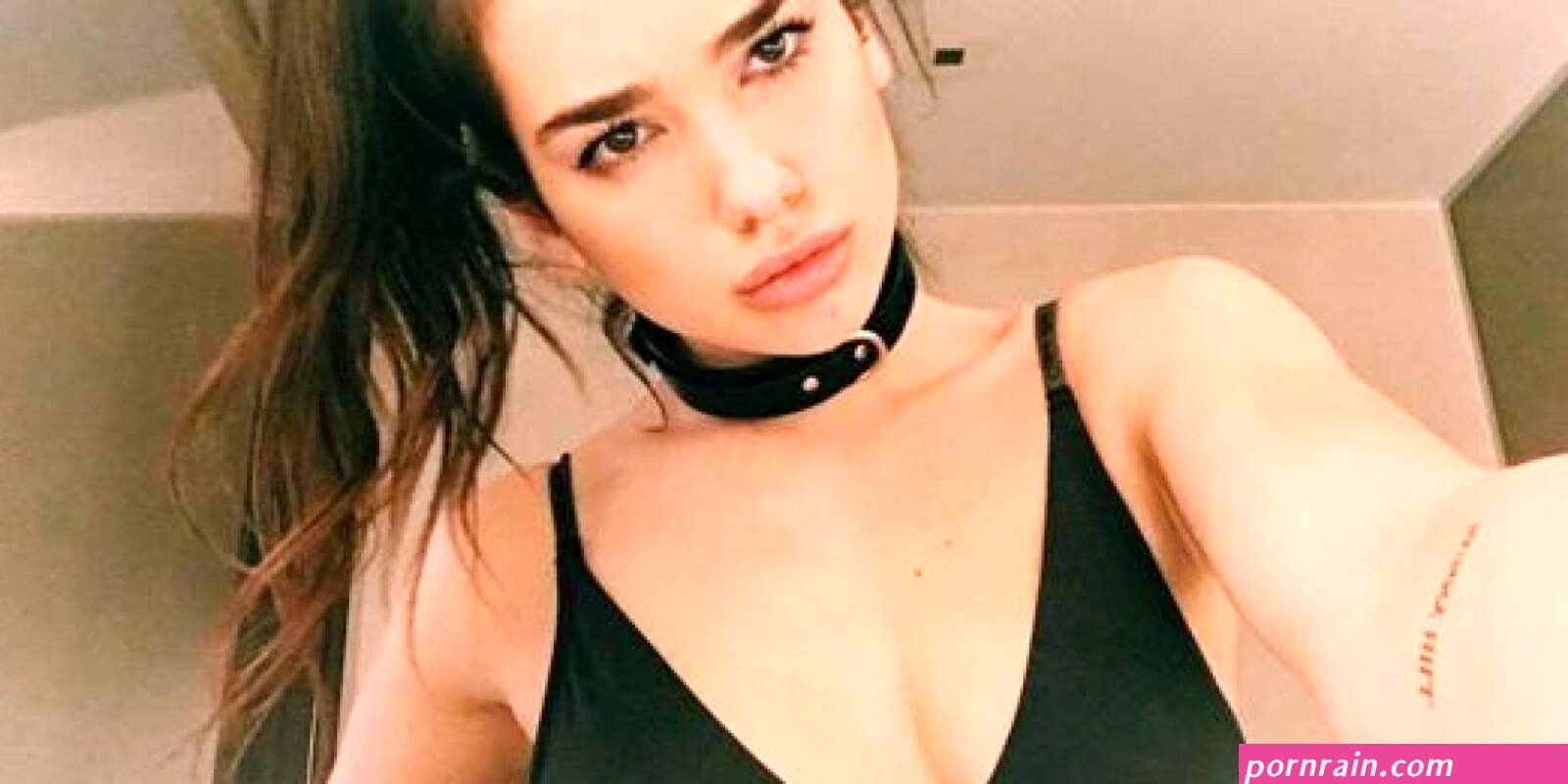 zelton 08 adl kullancnn DUA LIPA panosundaki Pin Ünlüler