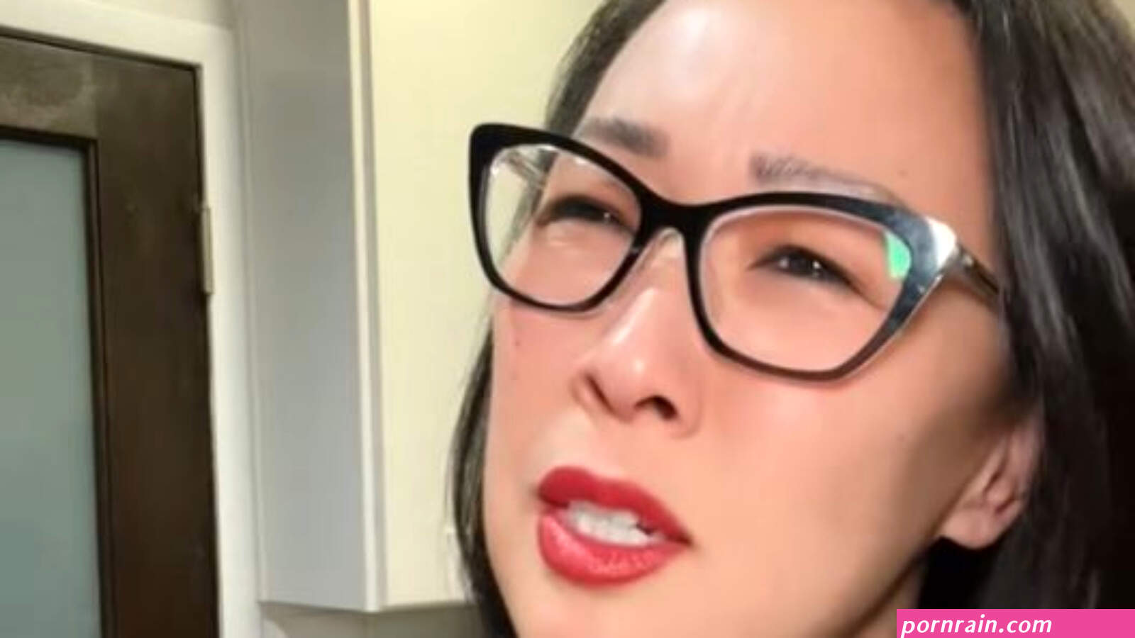 Food influencer goes viral for sparking debate on the correct way to eat a san