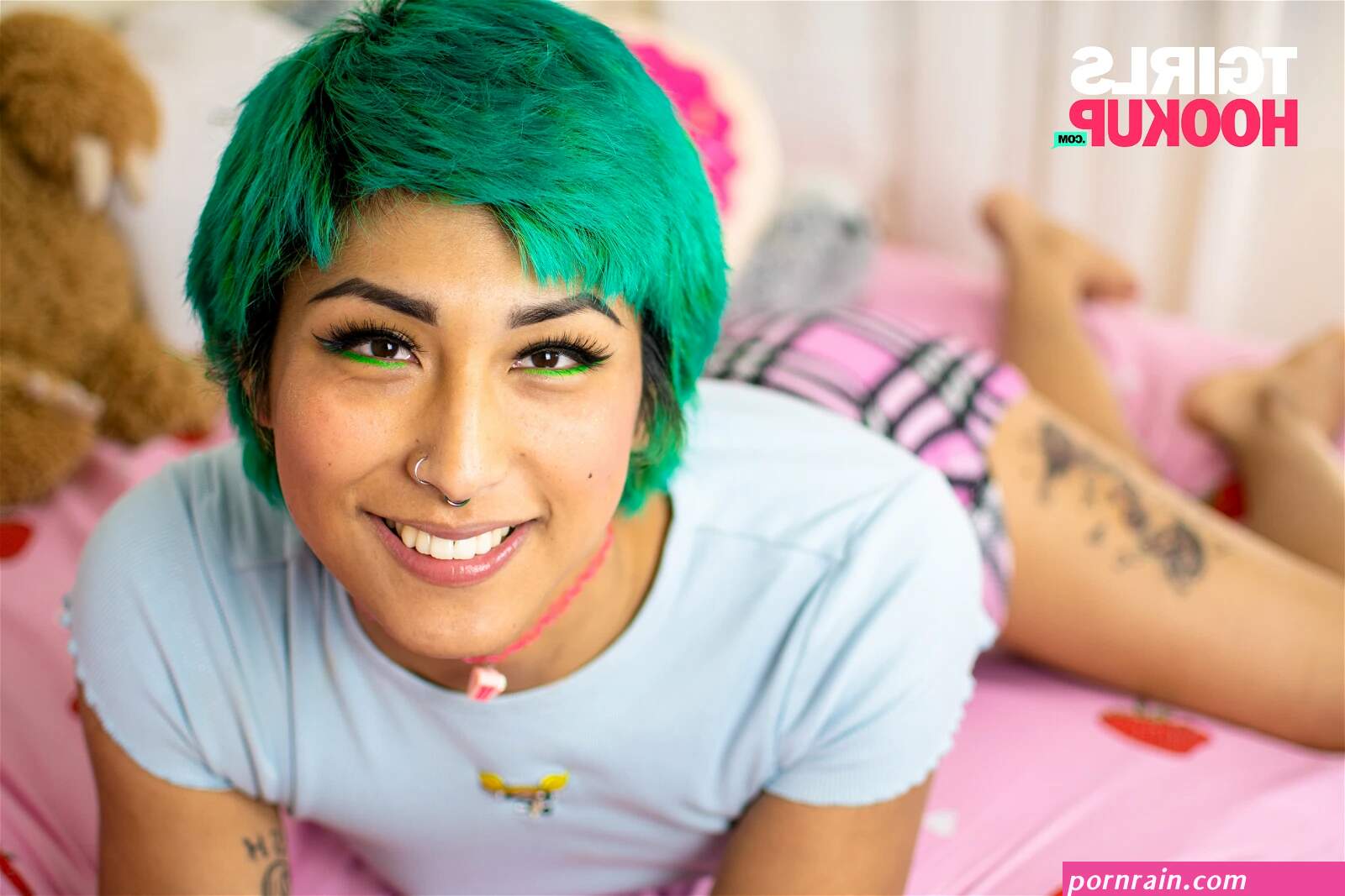 Pixi Lust is a super cute Cali girl with a sl