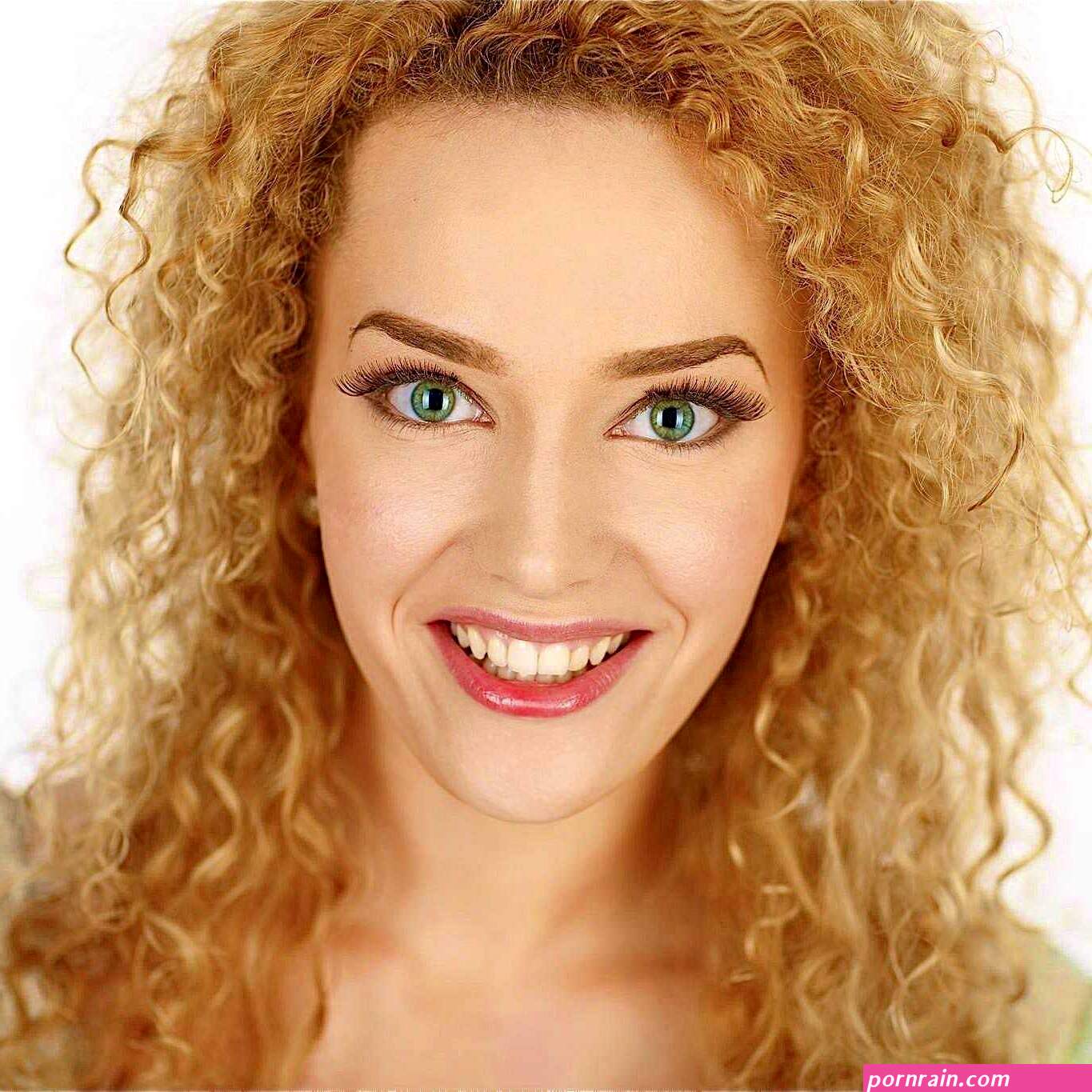 Alexia Talavutiss Most Popular Songs Popnable