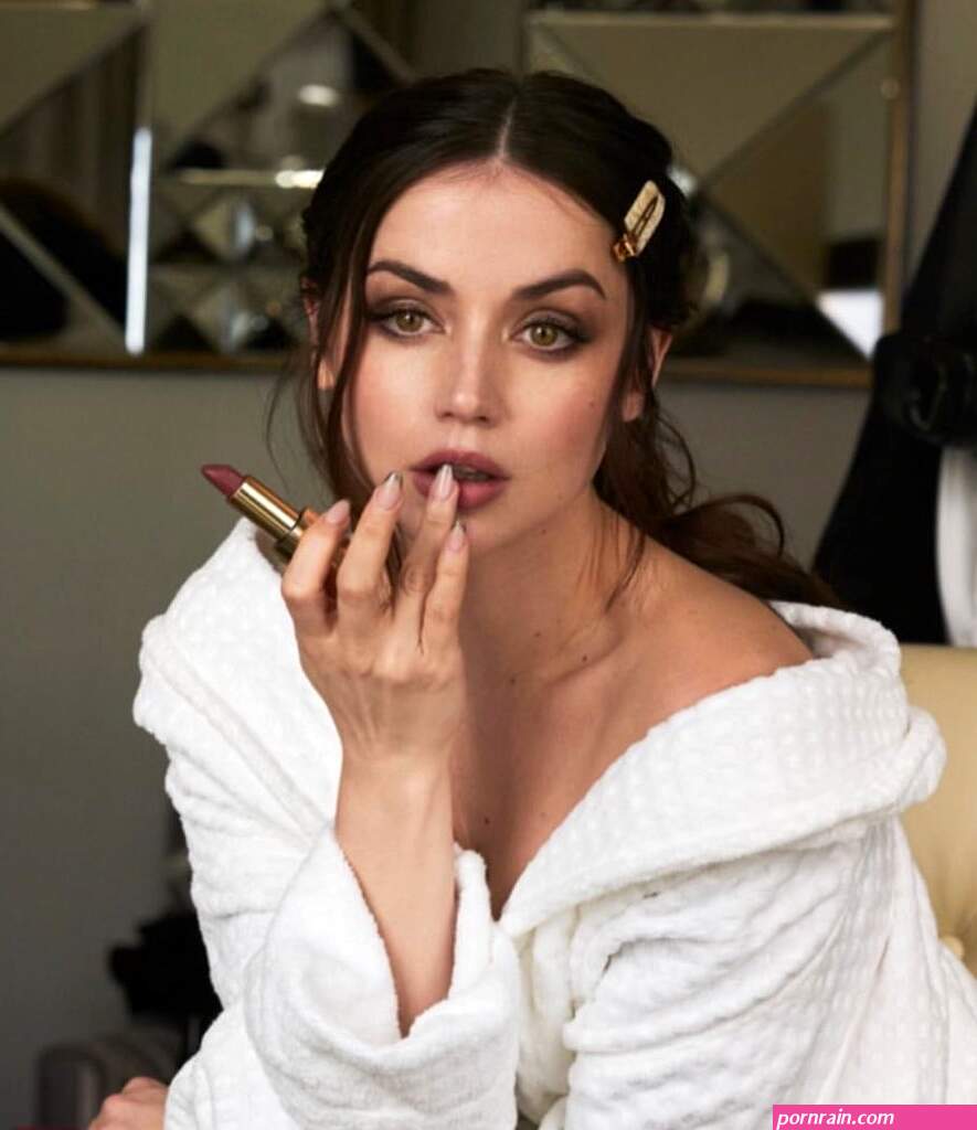 Ana Armas Cooper