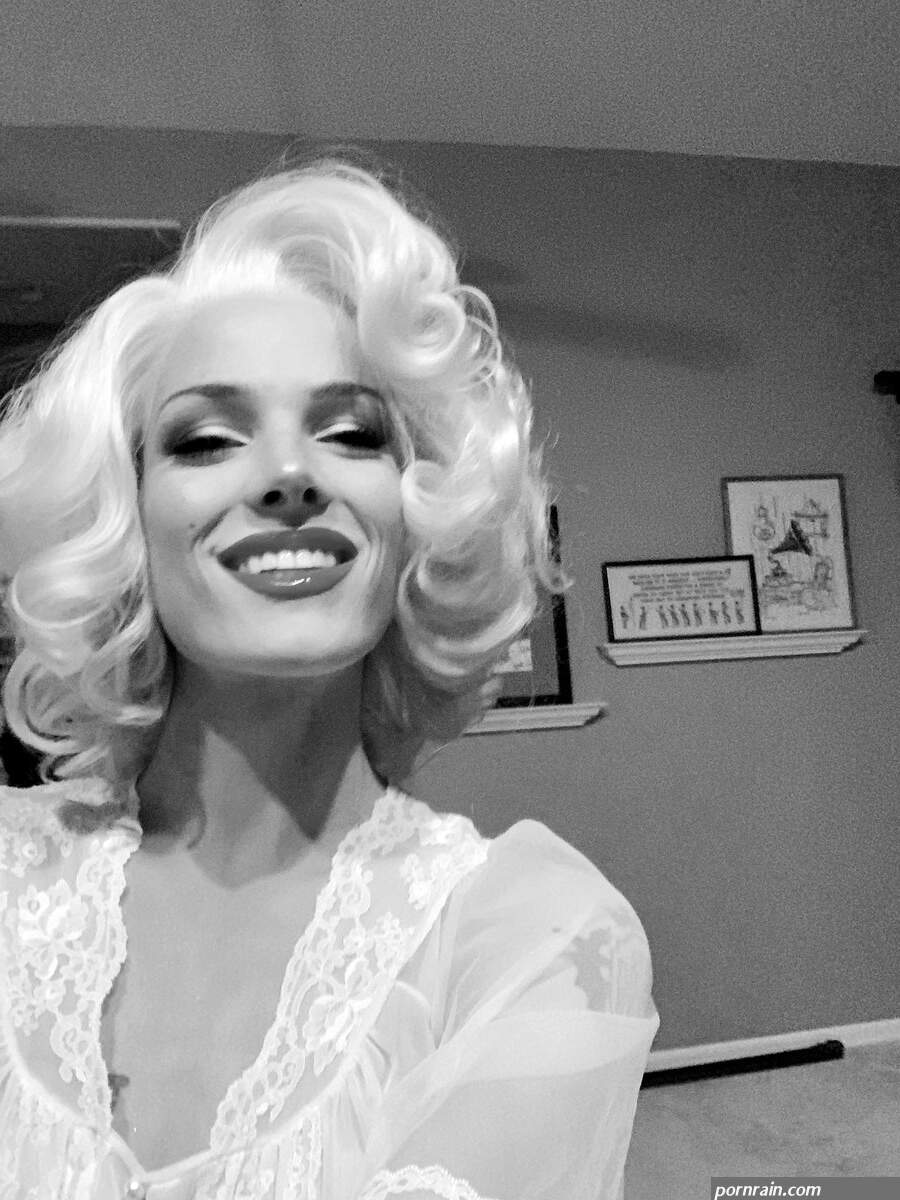 Carrie CarrieEmberlyn 2