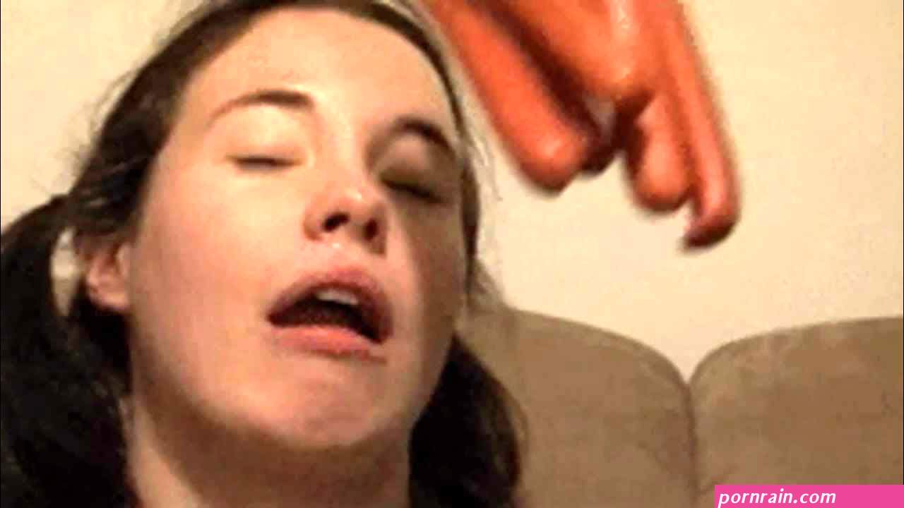 Girl gets ganbanged