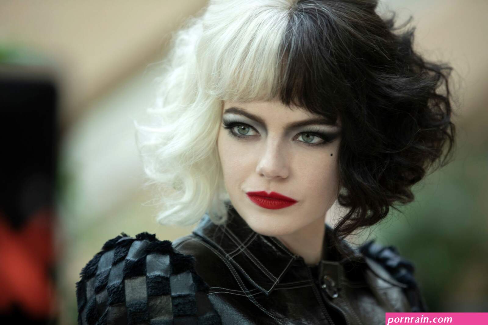 HD desktop wallpaper: Emma Stone Movie Cruella download free picture 1040545